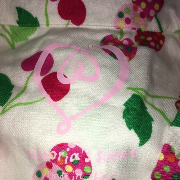 Victoria’s Secret Cherry 2pc Pajama Set Size Small - Picture 9 of 10